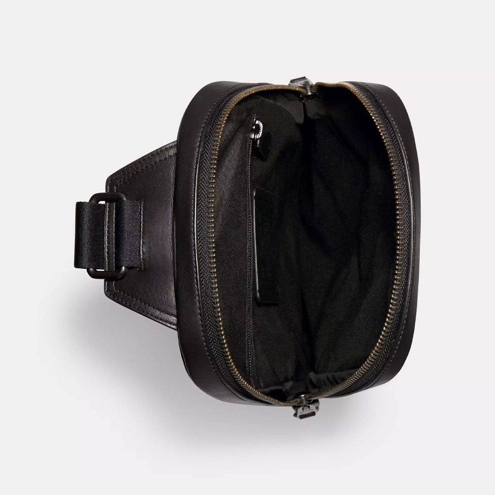 Coach Graham Pack In Signature Canvas